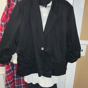 NWT CHICO S woman’s jacket.  Size 4.  Jacket only